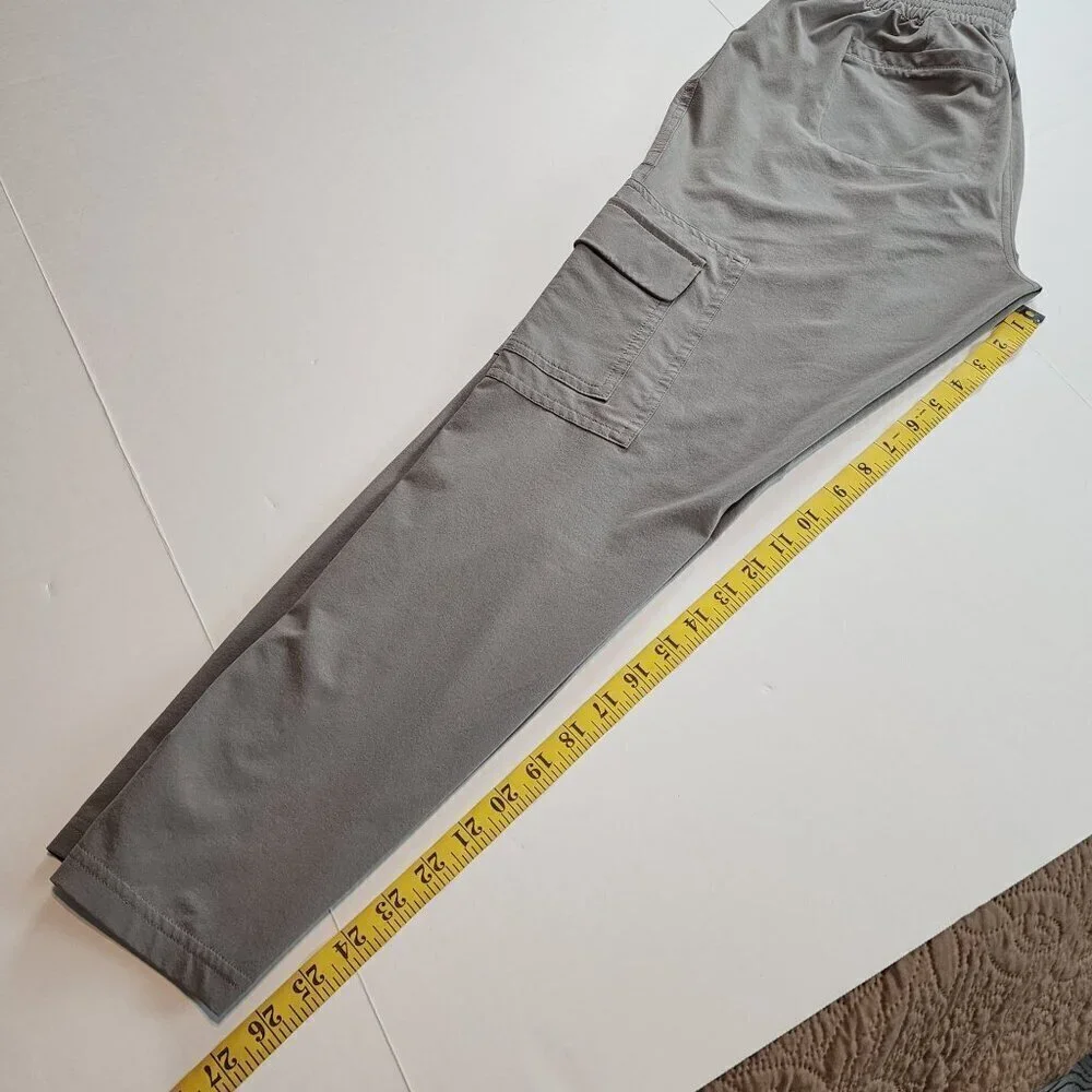 Athleta size 0 lightweight  cargo pants Chelsea gray woman / teen girl